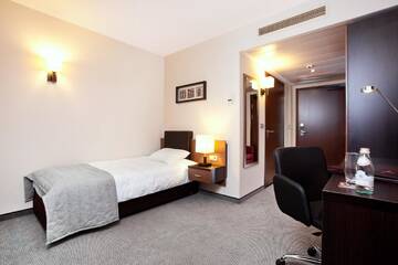 Фото номера Одноместный номер Отель Qubus Hotel Bielsko-Biała г. Бельско-Бяла 5