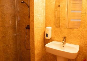 Фото номера Двухместный номер Делюкс с 1 кроватью Комплексы для отдыха с коттеджами/бунгало Centrum Naturystyczne Cezar г. Бельско-Бяла 12