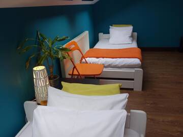 Фото номера Семейный номер с общей ванной комнатой Хостелы Hello Hostel &amp; Apartments г. Бельско-Бяла 3