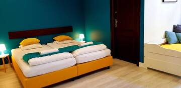 Фото номера Трехместный номер «Комфорт» Хостелы Hello Hostel &amp; Apartments г. Бельско-Бяла 5