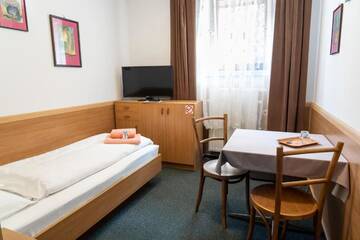 Фото номера Одноместный номер Отель Hotel Beskid г. Бельско-Бяла 13