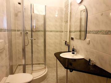 Фото номера Стандартный двухместный номер с 2 отдельными кроватями Отель Hotel Marczewski г. Бельско-Бяла 4