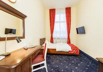 Фото номера Одноместный номер бизнес-класса Отель Hotel Marczewski г. Бельско-Бяла 5