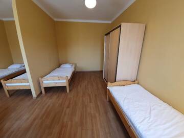 Фото номера Четырехместный номер эконом-класса Курортные отели Dom Turysty PTTK w Bielsku - Białej г. Бельско-Бяла 4