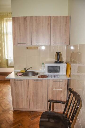 Фото номера Трехместный номер с душем Хостелы Hostel BIELSKO г. Бельско-Бяла 3