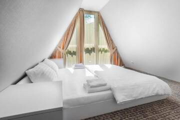 Фото номера Коттедж с 2 спальнями Отель Golden Tulip Magnus Bielsko Biała - Bystra г. Бельско-Бяла 9