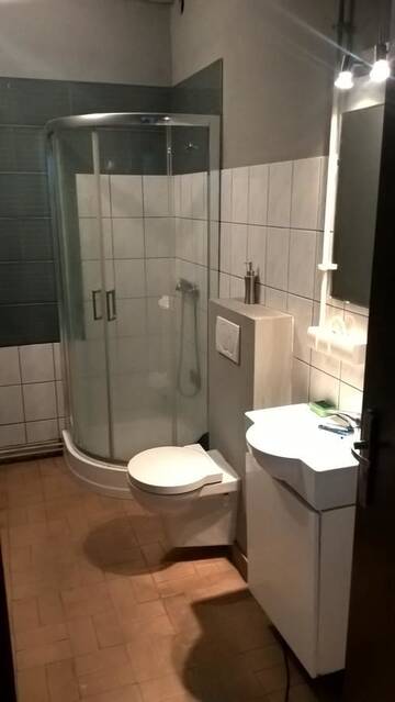 Фото номера Общий номер для мужчин и женщин с 8 кроватями Хостелы Industrial Hostel г. Бельско-Бяла 7