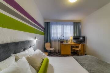 Фото номера Улучшенный двухместный номер с 1 кроватью Отель ibis Styles Bielsko Biala г. Бельско-Бяла 4